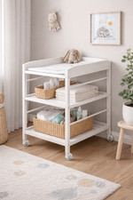 Wickelkommode NILS aus Buche – Weiß – mit Rollen – 75×55×84 cm