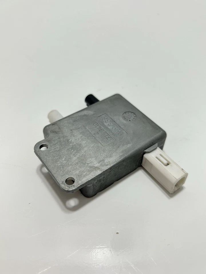 2006-2009 W211 Mercedes-Benz E350 E500 Phone Antenna Booster Amplifier Module - Image 4 of 4