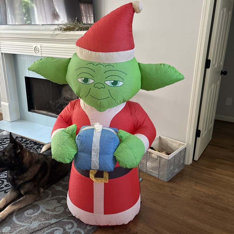 Star Wars 5ft YODA W/ present  Christmas Airblown Inflatable Yard