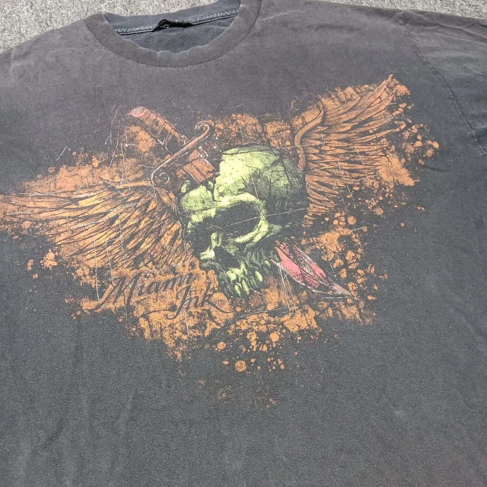 Camisa Miami Ink Hombres Grande Negra Calavera con Alas de Cuchillo Tatuaje Y2K Moda Foto 2 de 4