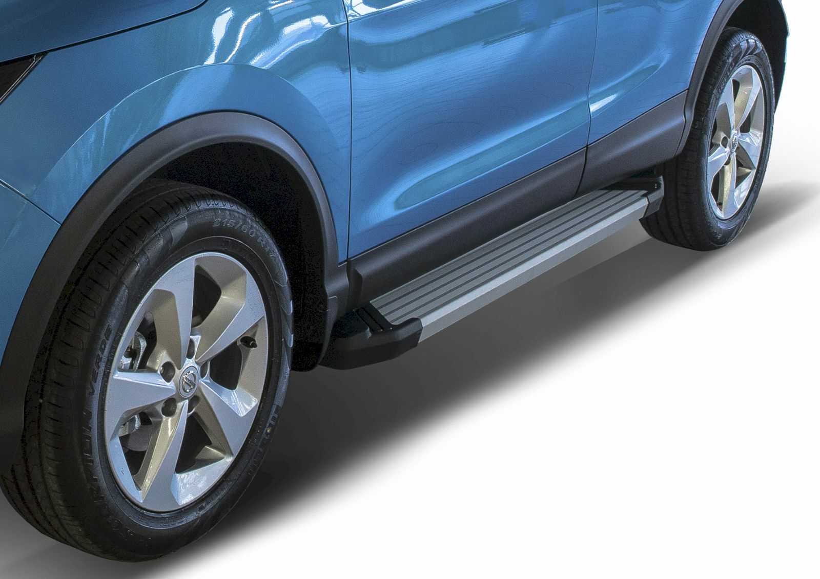 Marche-pieds Nissan Qashqai antidérapant pour un accès sécurisé au toit