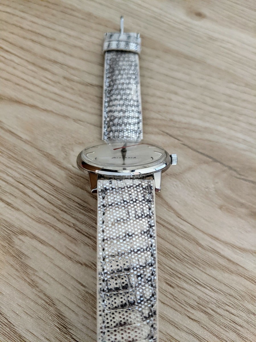 Vintage Seiko Laurel Seikosha 11 Jewels Cream Dial Hand-Winding