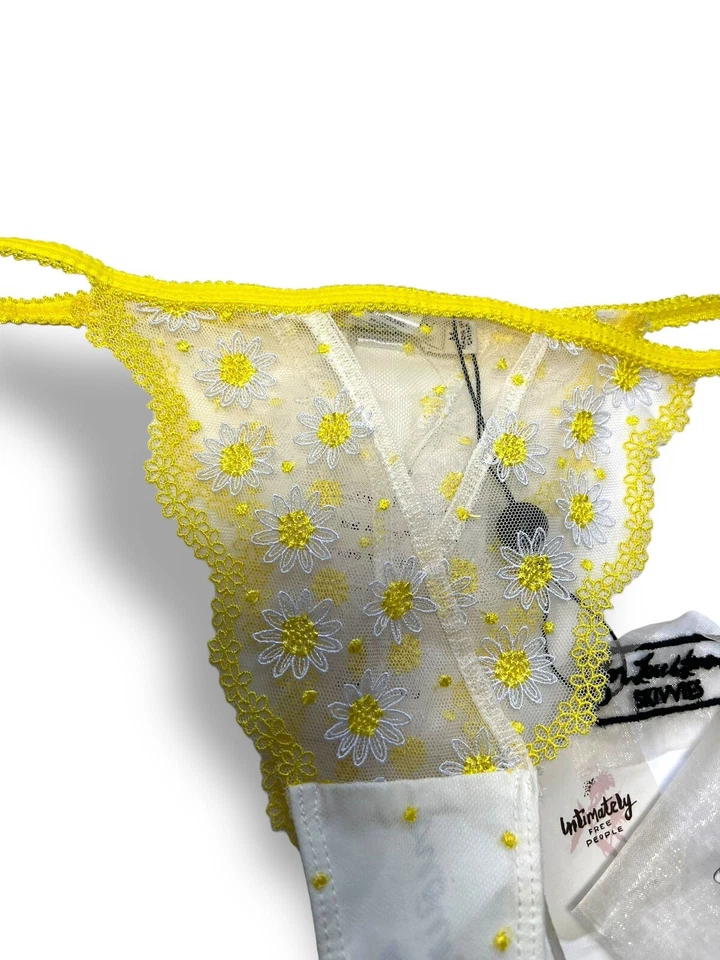 Bragas Skivvies X For The Love and Lemons margarita amarilla PVP $102 Foto 4 de 4