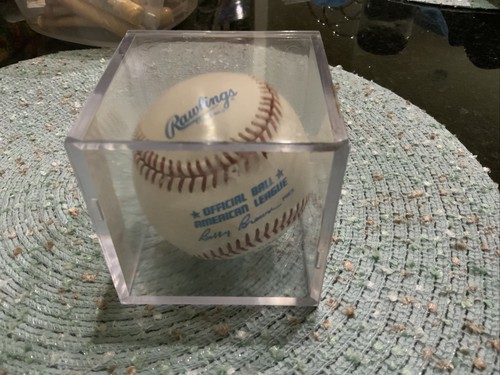 JOSE CANSECO Signed/Autographed Baseball With Case - Picture 2 of 2