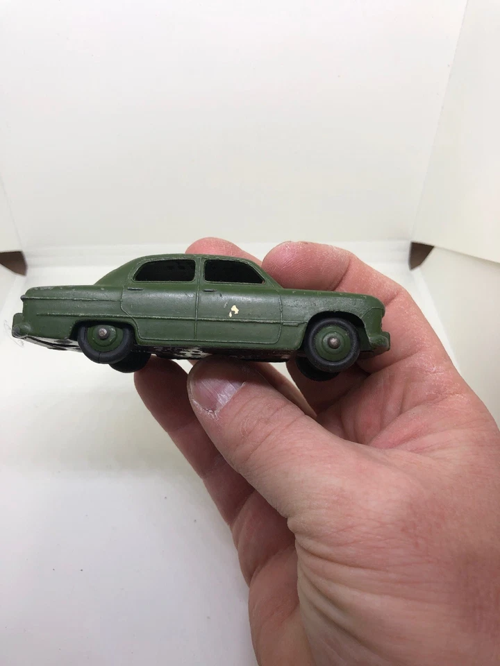 DINKY Meccano 170 FORD FORDOR SEDÁN emisión de exportación ejército de Estados Unidos coche exportación 1952 Foto 2 de 4