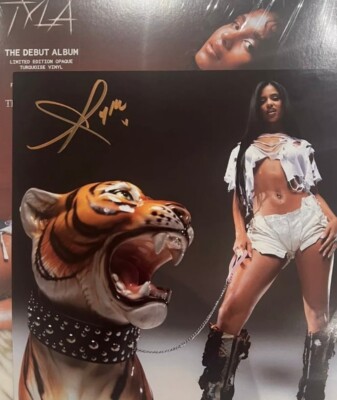 TYLA 1st アルバム（国内盤）　「TYLA」　サイン入り TYLA タイラアルバム『TYLA』直筆サイン入りCD国内盤生写真ステッカー