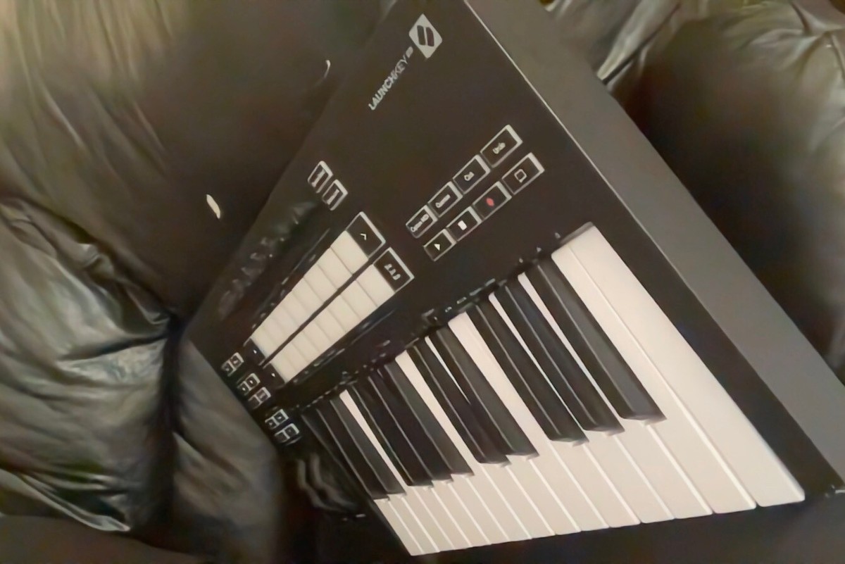 4347　NOVATION Launchkey 25 MK3 Launchkey 25 [MK3] | Novation