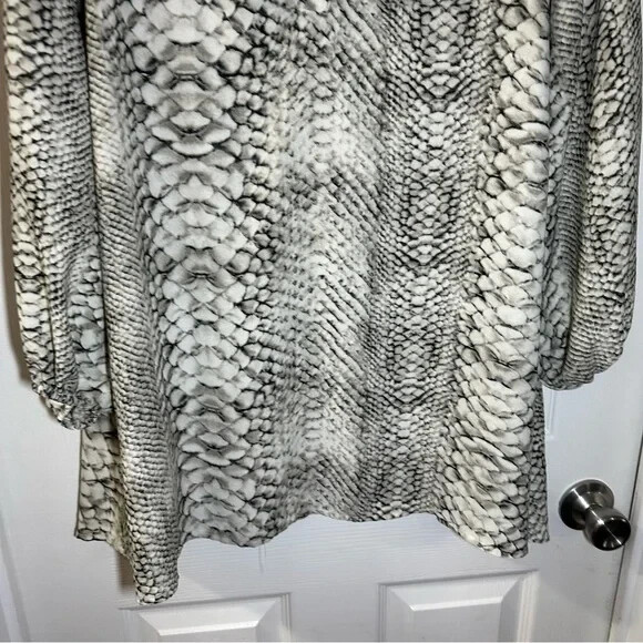 Adrienne Tan/Beige Python/Snake Print V Neck Long… - image 6