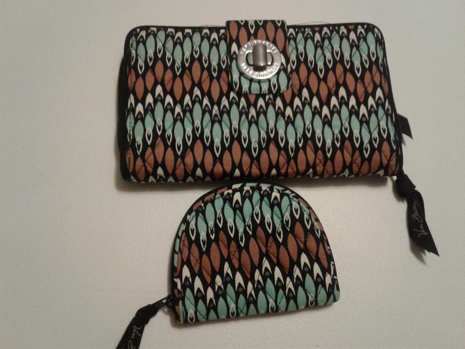 Vera Bradley Retired Sienna Stream  Turn Lock  Wallet &Coin Purse.-image