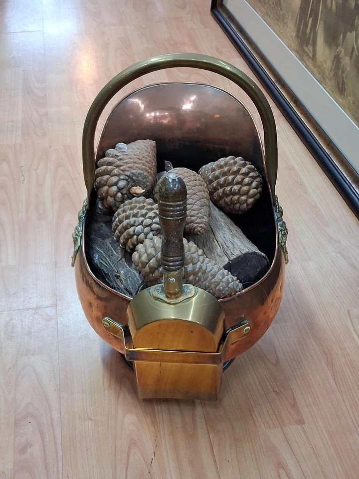 Copper Coal Scuttle with Shovel / Brass Handle and Shovel - Image 3 of 4