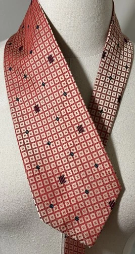 DAKS London Men's Necktie 100% Silk Red Gold Navy Geometric Pattern Iridescent