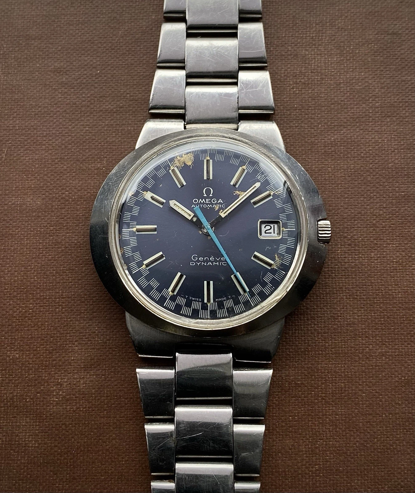Omega — 1969 Omega Geneve Dynamic Blue racing dial on Omega bracelet Auto Date Cal 565