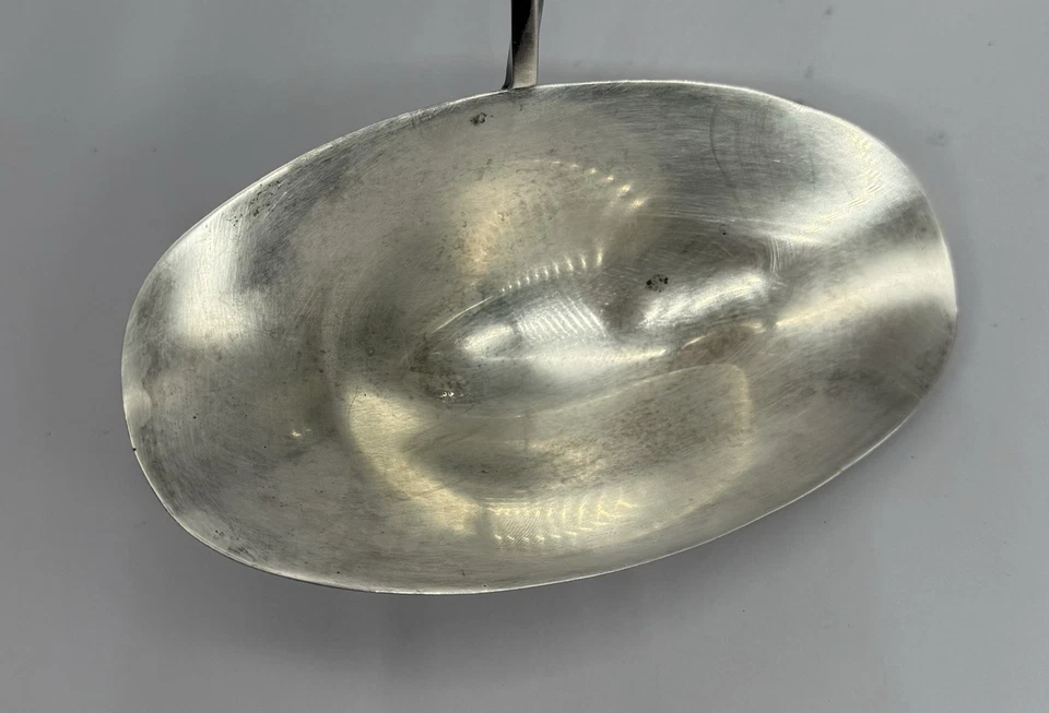 De colección FB Rogers Plateado Grande Punzón Cucharón Patrón Lirio, 16” L ¡HERMOSO! Foto 4 de 4