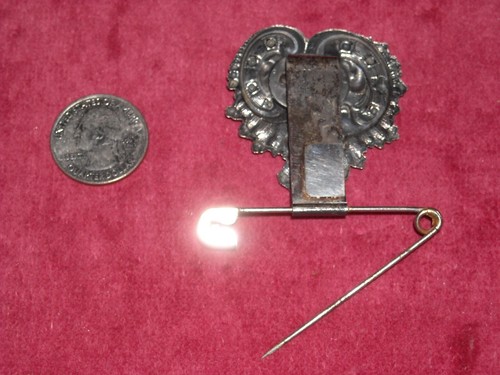 BEAUTIFUL ART NOUVEAU - HEART CHATELAINE METAL BELT SLIDE w/SAFETY PIN #7 - Picture 3 of 4