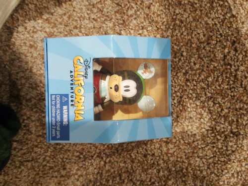 DISNEY VINYLMATION GOOFY CALIFORNIA ADVENTURE ANNUAL PASSHOLDER 3" - Picture 5 of 5