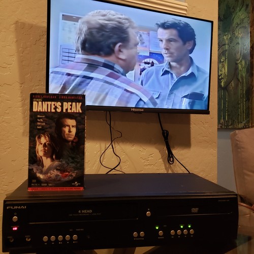 FUNAI VCR Recorder VHS/DVD Combo Player (No Remote) Model DV220FX4 - Picture 6 of 9