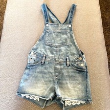 Old Navy Girl s Lace Pocket Short Overalls: L