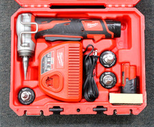 Milwaukee 2432-22 12V M12 ProPEX Bezprzewodowy zestaw narzędzi do rozszerzania głowicy 1/2"-1" Używany