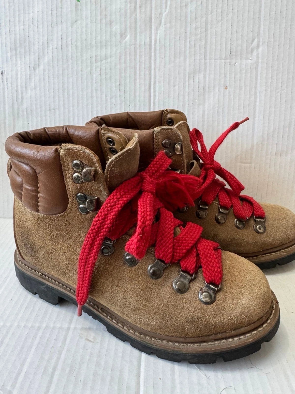 VTG Madalena Mountaineer Brown Leather Ankle Boots Women's Size 6 Hiking Camping