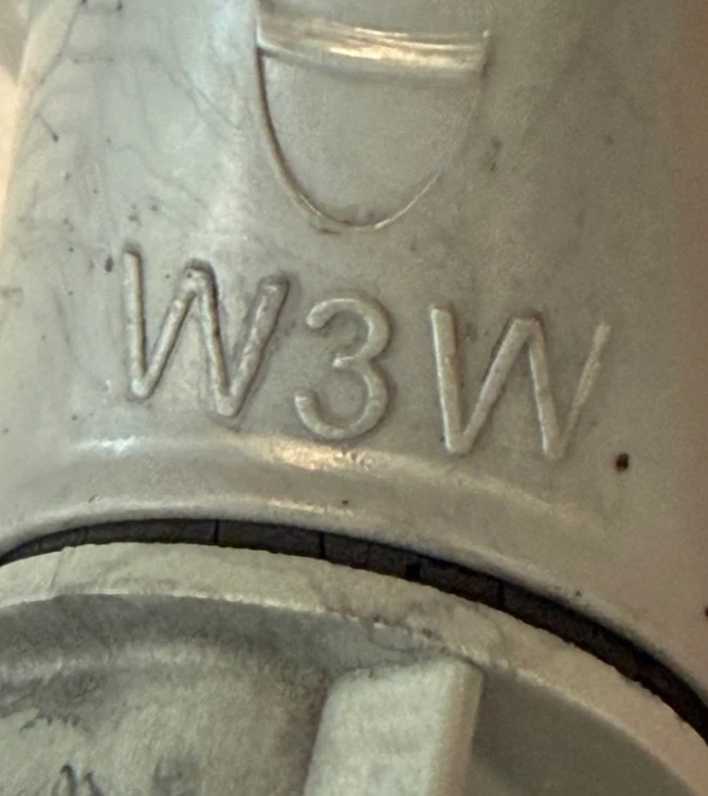 03-07 CADILLAC CTS PARACHOQUES DELANTERO DERECHO LUZ MARCADORA 25699094 USADO OEM Foto 3 de 4