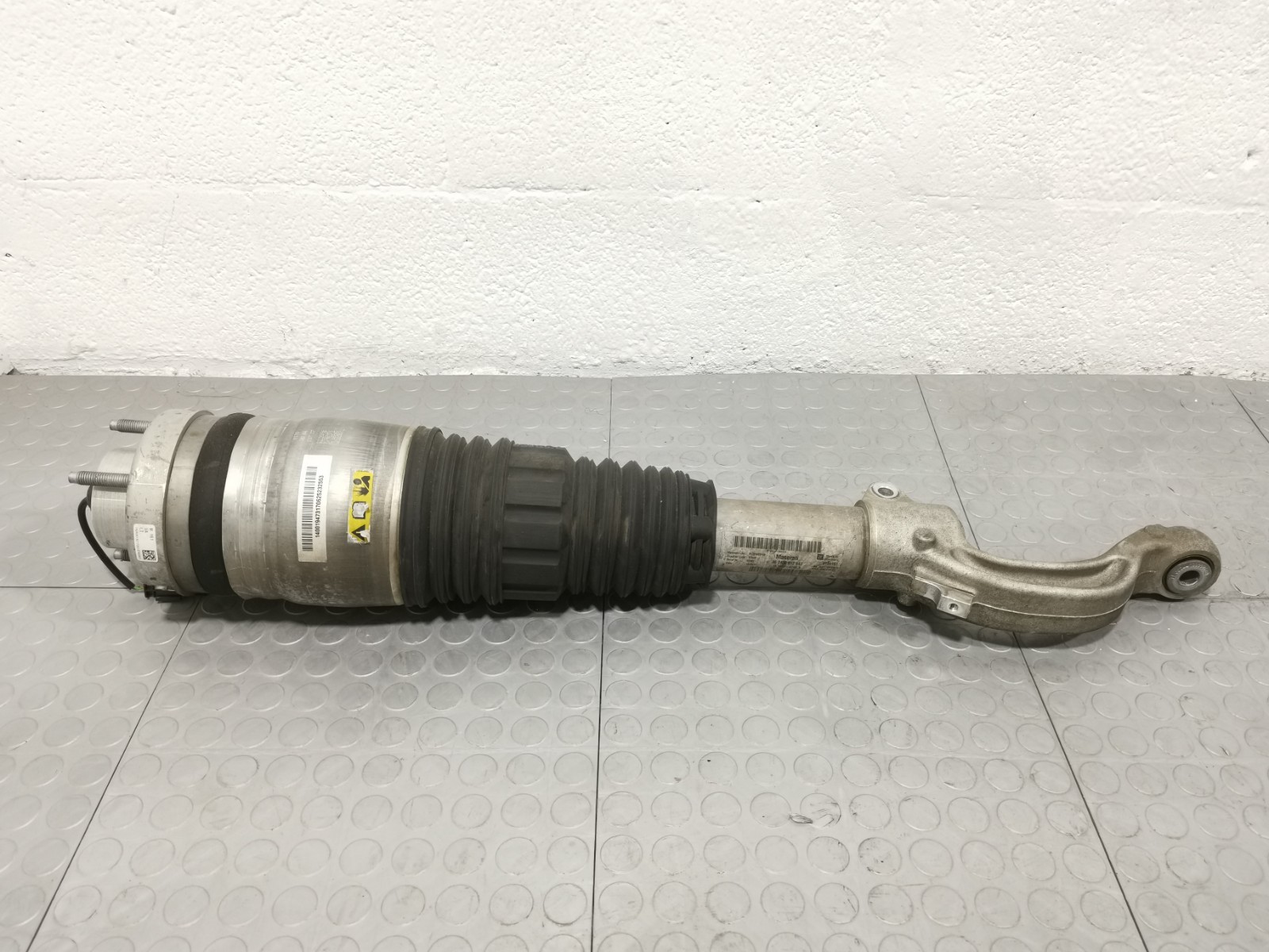 Maserati Levante 2018 AWD 3.0 L Front Left Shock Strut Air Suspension Absorber