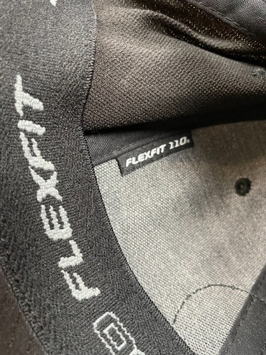 Travis Mathew Baseballmütze Erwachsene schwarz Druckknopflasche Flexfit 110 klassisch Alltag Kappe - Bild 6 von 6