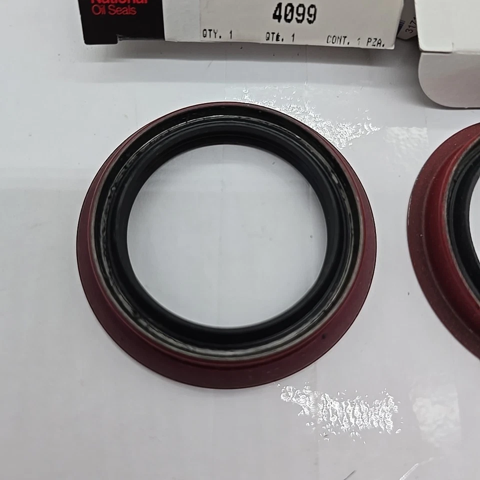 Par (2) de sellos de rueda National 4099 Foto 2 de 4