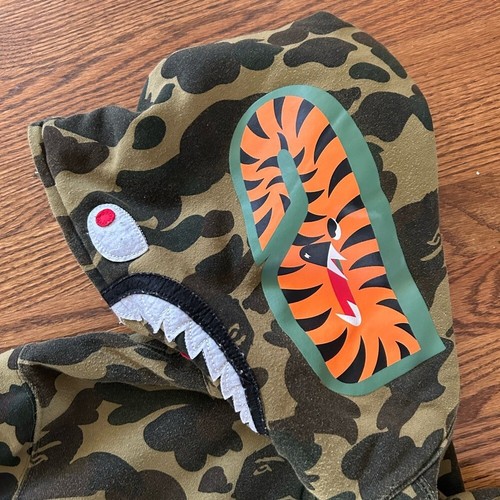 Bape 1st Camo Shark Full Zip Hoodie Green size Medium - Picture 2 of 10