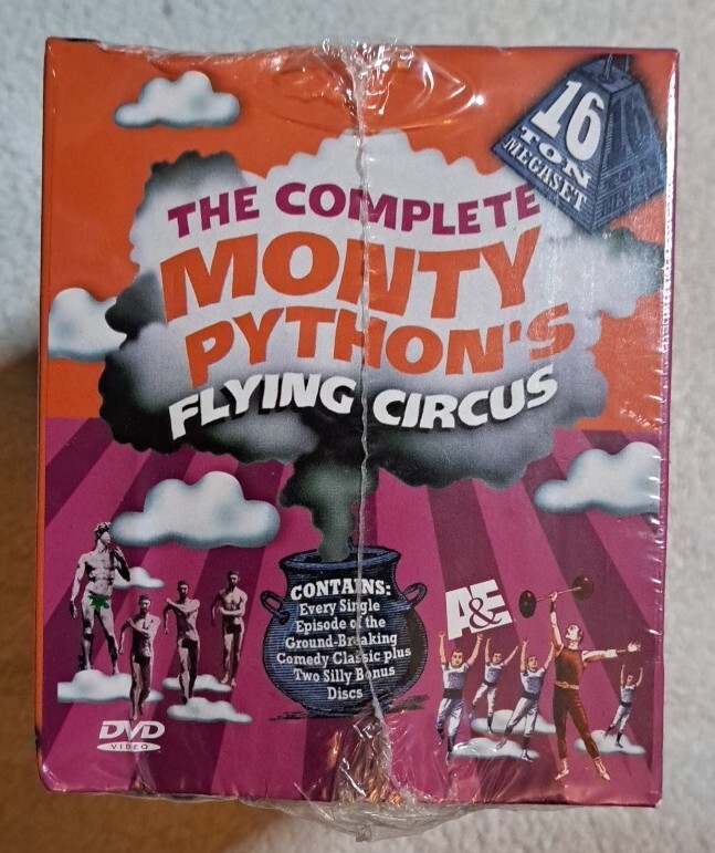 Monty Python's Flying Cirus 16枚組 DVD BOX The Complete Monty Python's Flying Circus 16-Disc DVD Set (2005