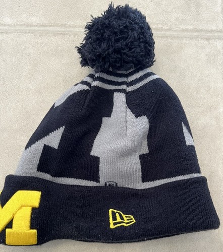 Gorro tejido Michigan y bufanda infinita - Imagen 4 de 5