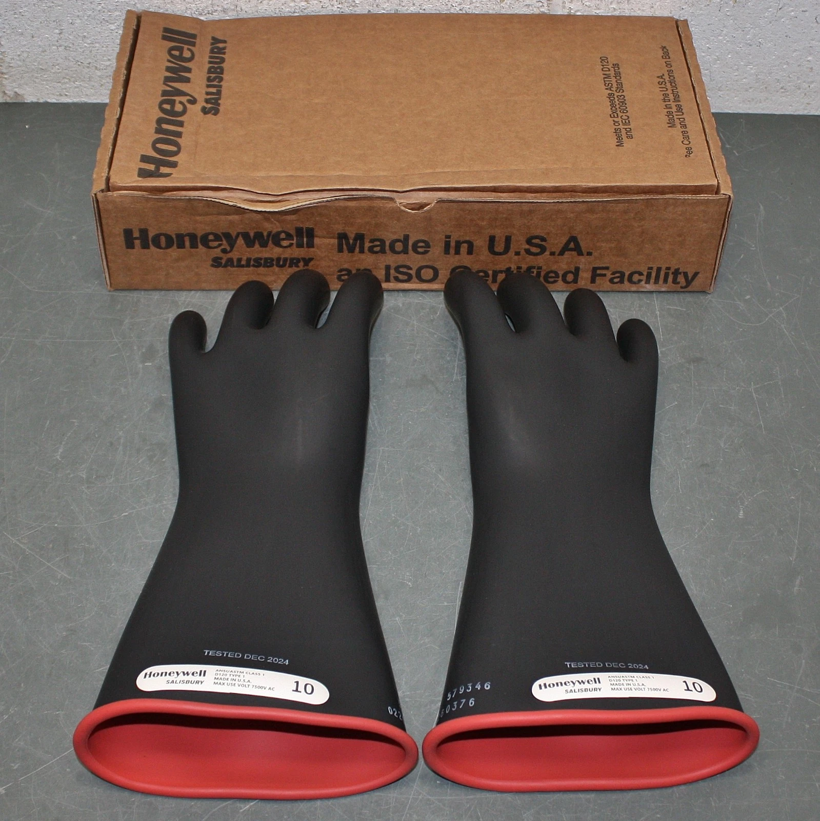Salisbury 14" Electrical Insulating Glove E0011B/10, Class 1, Size 10, 7500V AC
Opens in a new windo