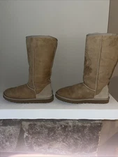 UGG Women's  Light Brown Floral Boots  pre owned size 9