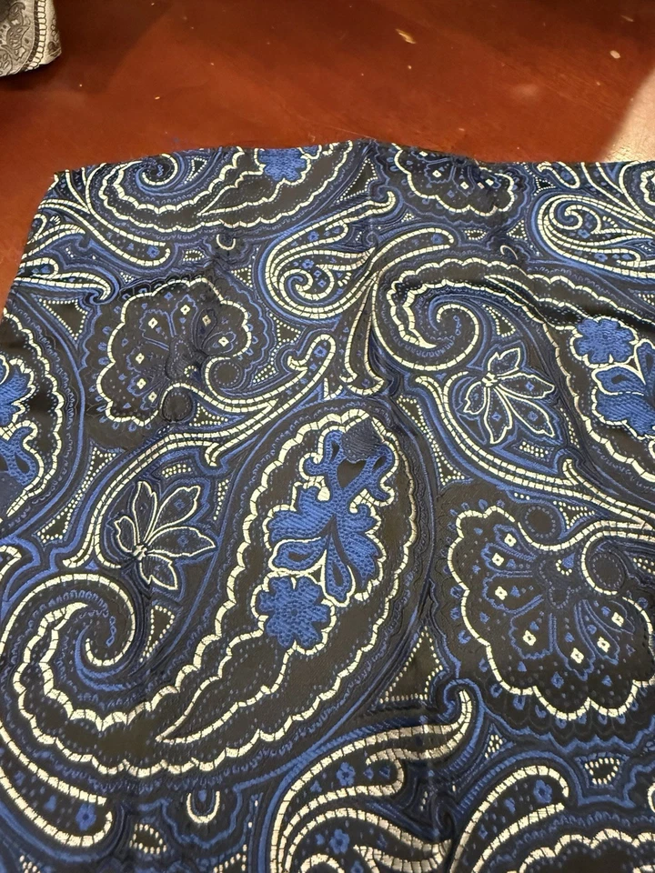 Pañuelo cuadrado de bolsillo 100 % seda azul y negro cachemir para hombre Foto 3 de 3