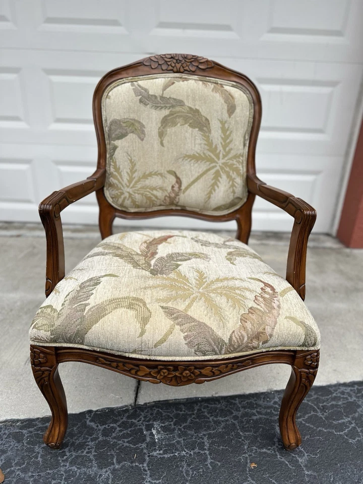 🌴 Vintage Tropical Upholstered Armchair – Ornate Carved Wood – Classic Elegance - Image 3 of 4