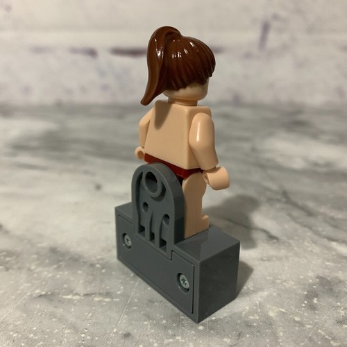Lego Star Wars Princess Leia Minifigure Fridge Magnet 2009 Retired Discontinued - Picture 2 of 3