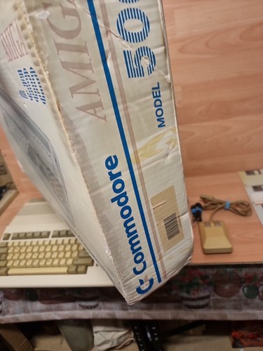 Commodore Amiga 500 Computer Boxed untested no power supply attic find - Picture 3 of 23