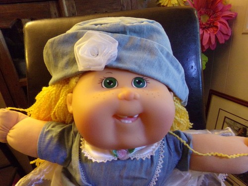 CABBAGE PATCH KIDS TRU GIRL BLOND W/TEETH IN BLUE TOYS ARE US OUTFIT HTF! - Picture 2 of 6