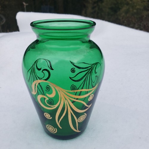 Vintage Anchor Hocking 4" Beautiful Green Glass Bud Vase With Gold Floral Design - Picture 3 of 6