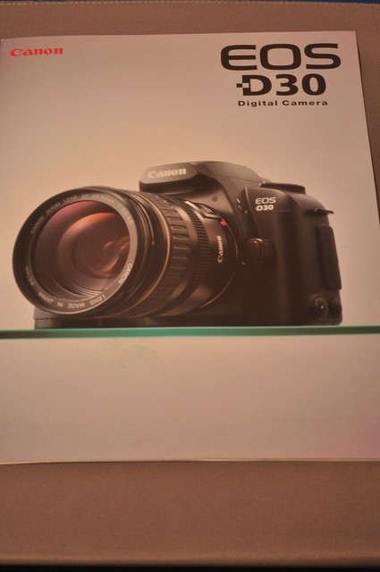 Brochure Canon EOS D30 originale non una copia! c2000 Brochure Canon EOS D30 originale non una copia! c2000