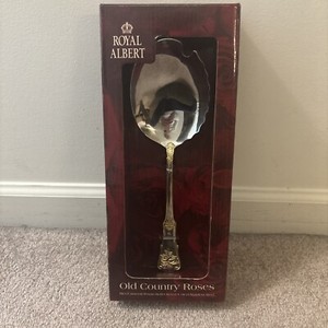 Royal Albert old country roses rice/casserole buffet server Brand New NIB