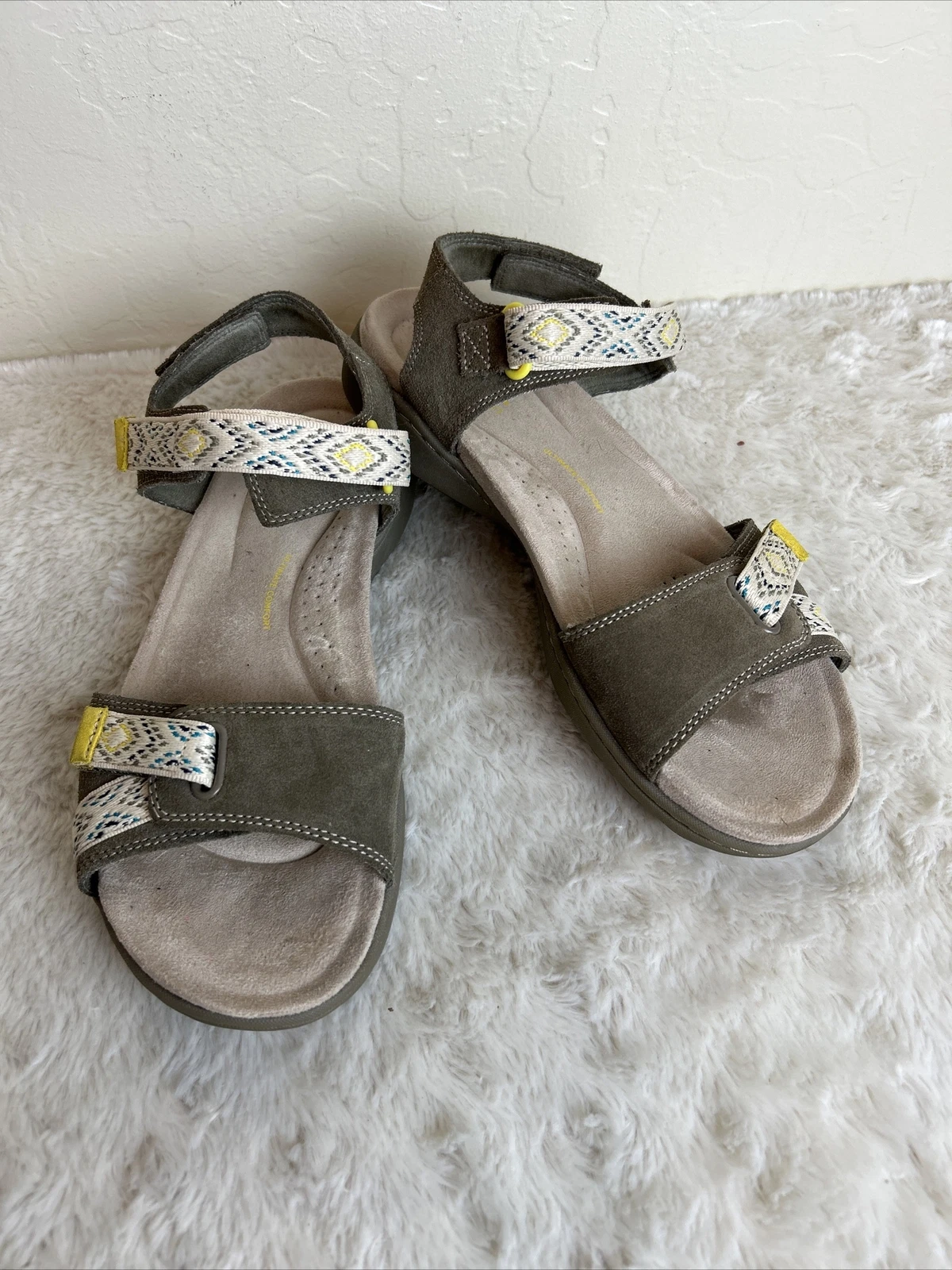 Sandali Clarks taglia 8 5 M marroni scamosciati sportivi cinturino alla caviglia gancio e passante cinturino Amanda