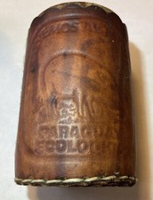 Coupe souvenir en bois et cuir Paraguay. En relief. Nice !