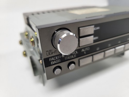 Vintage 1980's Mitsubishi AR-9377-3 Car AM/FM Radio (Powers On) - Picture 4 of 20