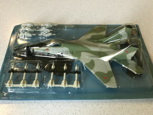 MIG-29 1:100 + fascicolo - Fabbri - Aerei & Elicotteri Militari n.12 - Foto 3 di 5