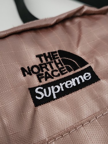 SS18 Supreme x The North Face Shoulder Metallic Rose Gold Bag TNF nylon - Picture 3 of 8