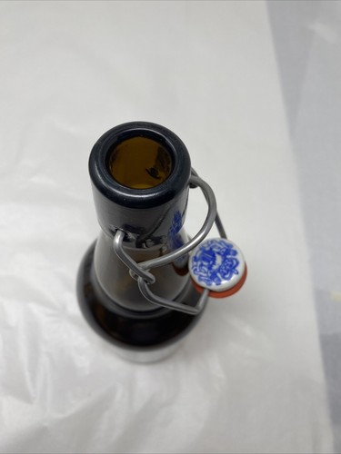 Vintage Amber Bottle With EZ Cap Blue Lions And Crown Cap - Picture 6 of 9