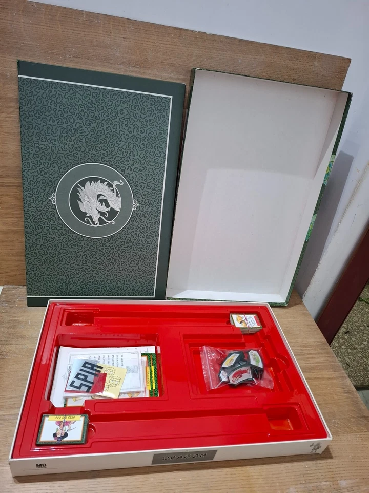 COMPLETO 100% DRAGON I MISTERI DELLA VECCHIA PECHINO MB 1987 - OTTIMO STATO - Immagine 2 di 4