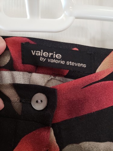 Valerie By Valerie Stevens 100% Silk Women's Black Floral Skirt Size XL Button - Picture 11 of 13