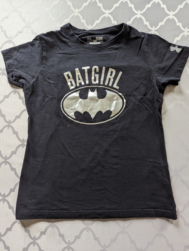 Size 6 7 Batgirl Under Armour Black Silver Superhero Girl Top Tee Tshirt T-Shirt