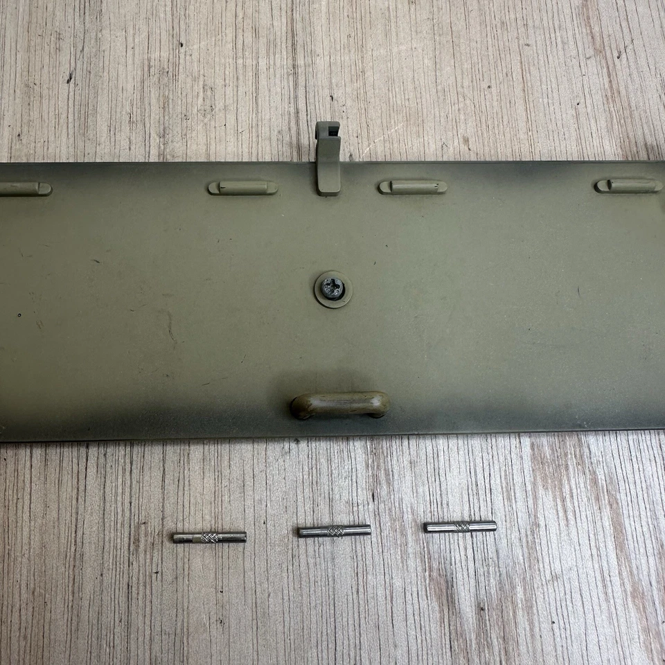 21ST CENTURY TOYS M5 STUART 1/6 RC TANK BATTERY HATCH COVER REPLACEMENT PART - Image 3 of 4